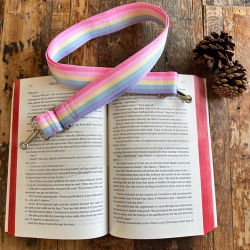 Gia - Bookmark Purse